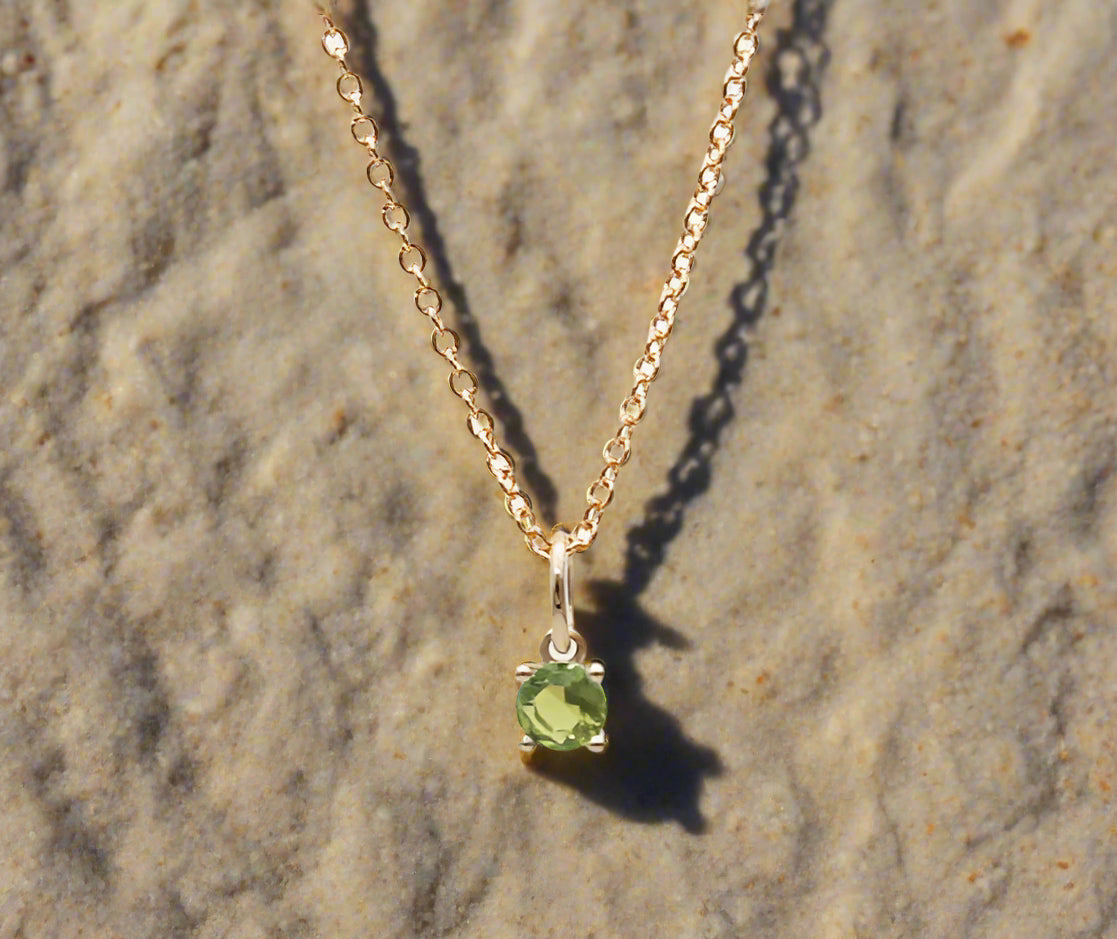 9K Gold August Birthstone Pendant with 5mm Peridot